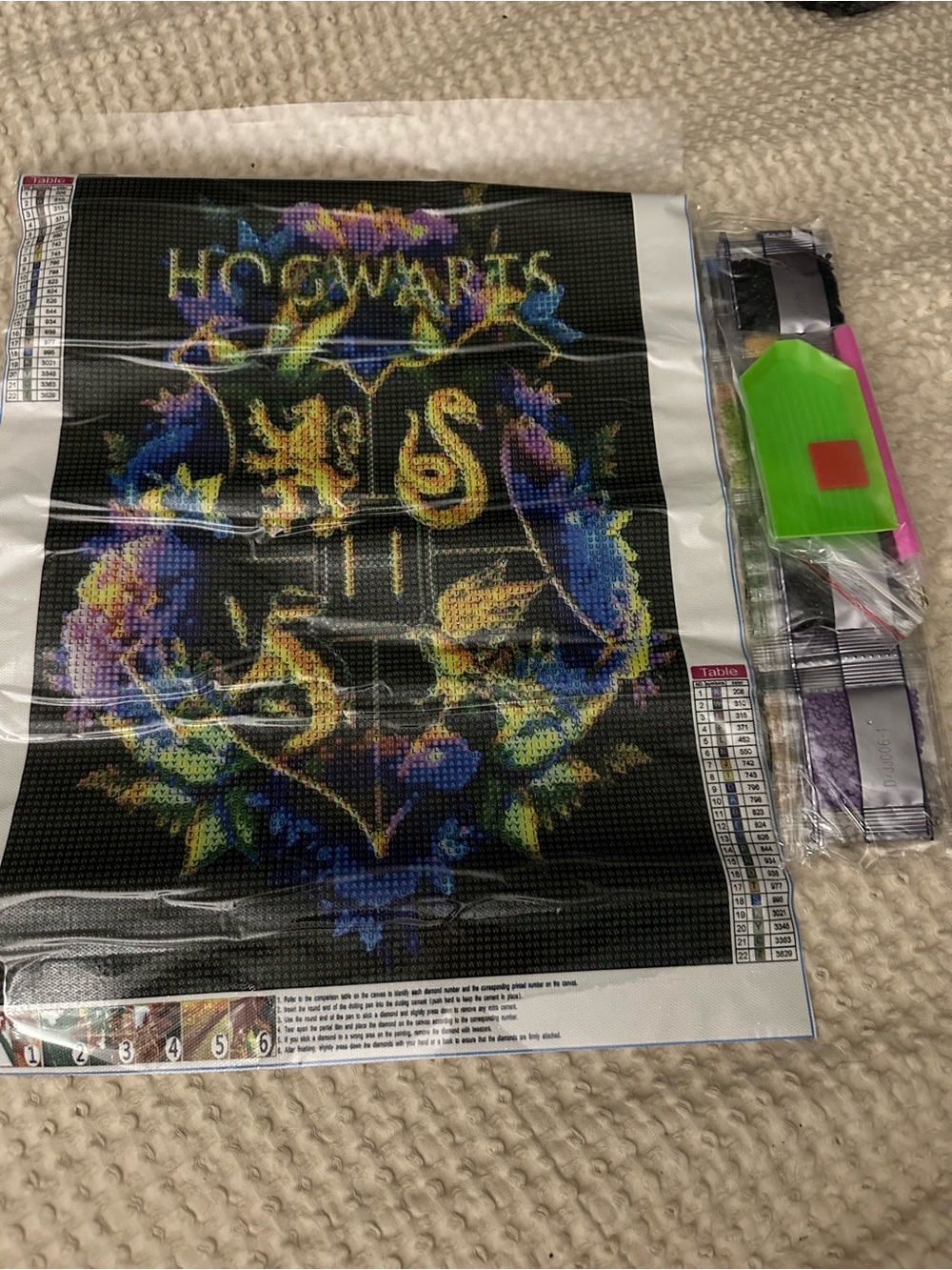 Hogwarts Crest Diamond Painting Kit - Multicolor